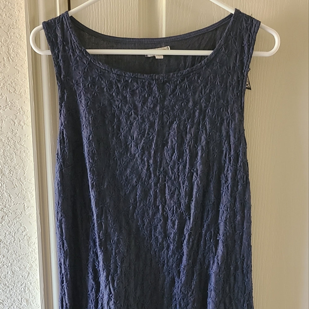 Small, navy blue, sleeveless Lina Tomei dress